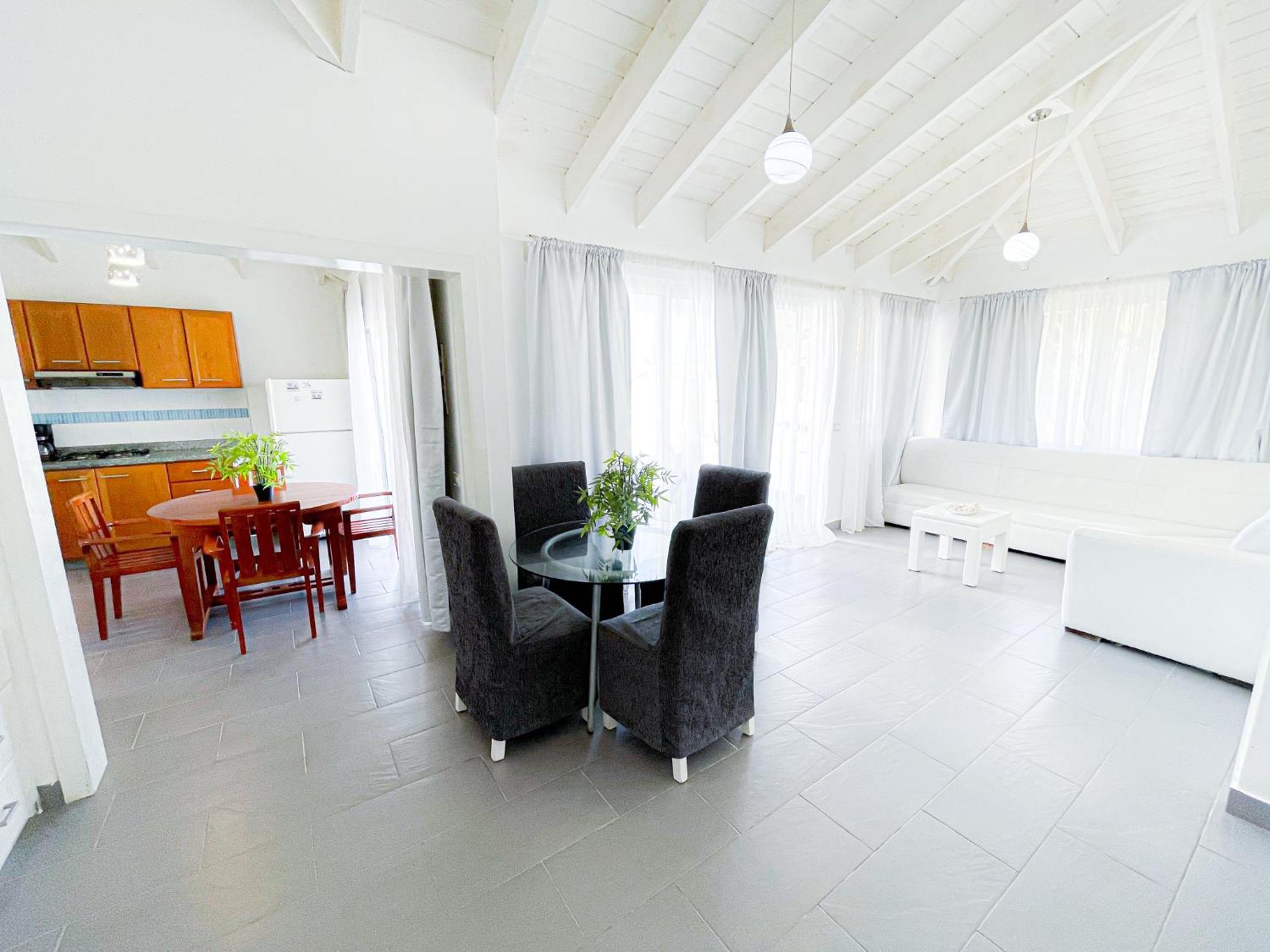 Sunny Seascape Villas & Aparts Hotel Wifi Bbq Los Corales Bavaro Beach Club & Spa بونتا كانا المظهر الخارجي الصورة